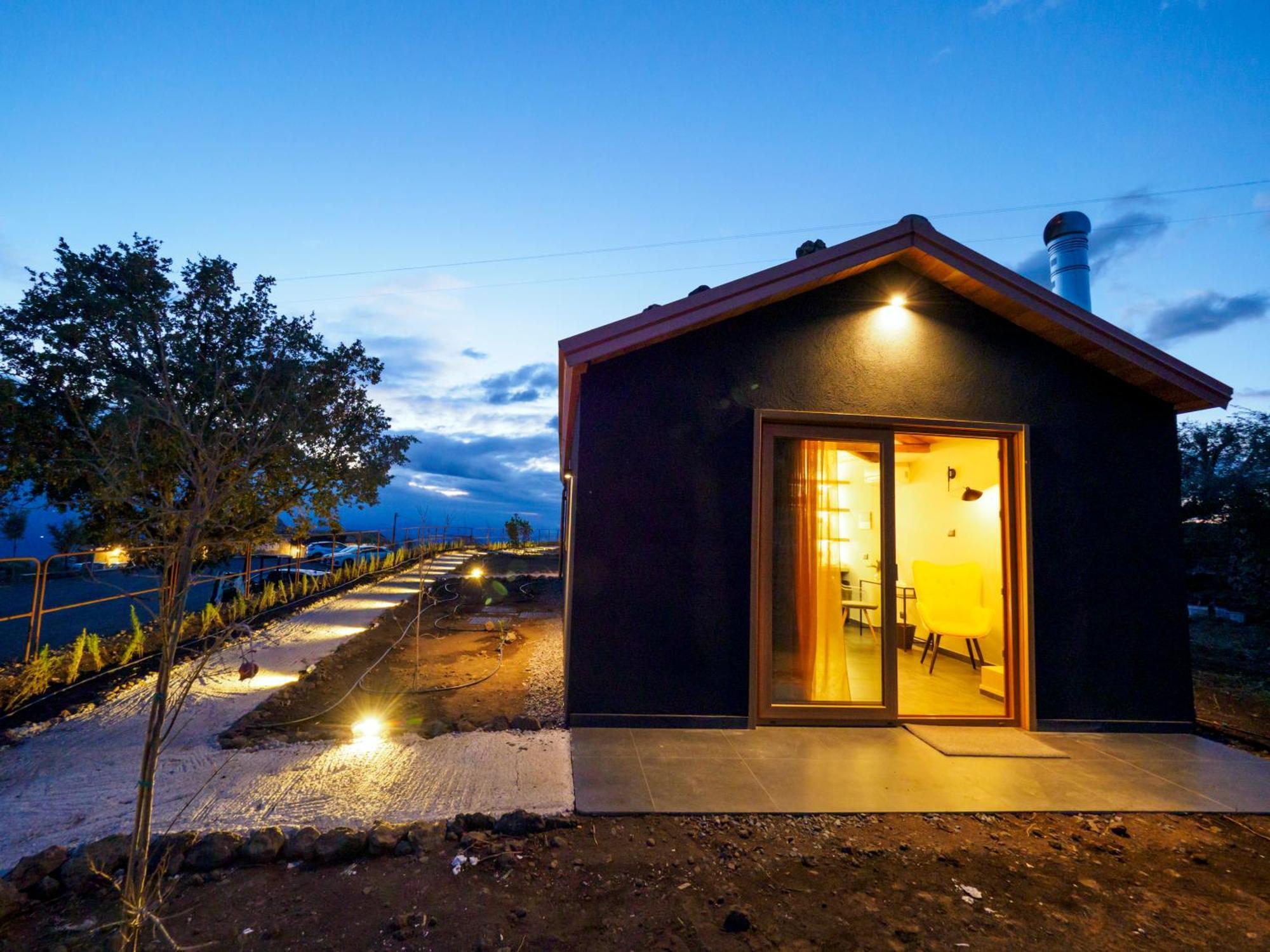 Podere Dell'Etna Segreta - Essential Nature Hotel & Glamping Бьянкавилла Экстерьер фото